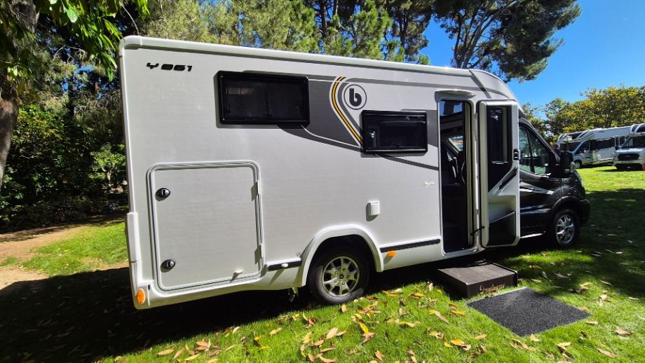 Autocaravana Benimar Y861 modelo 2025
