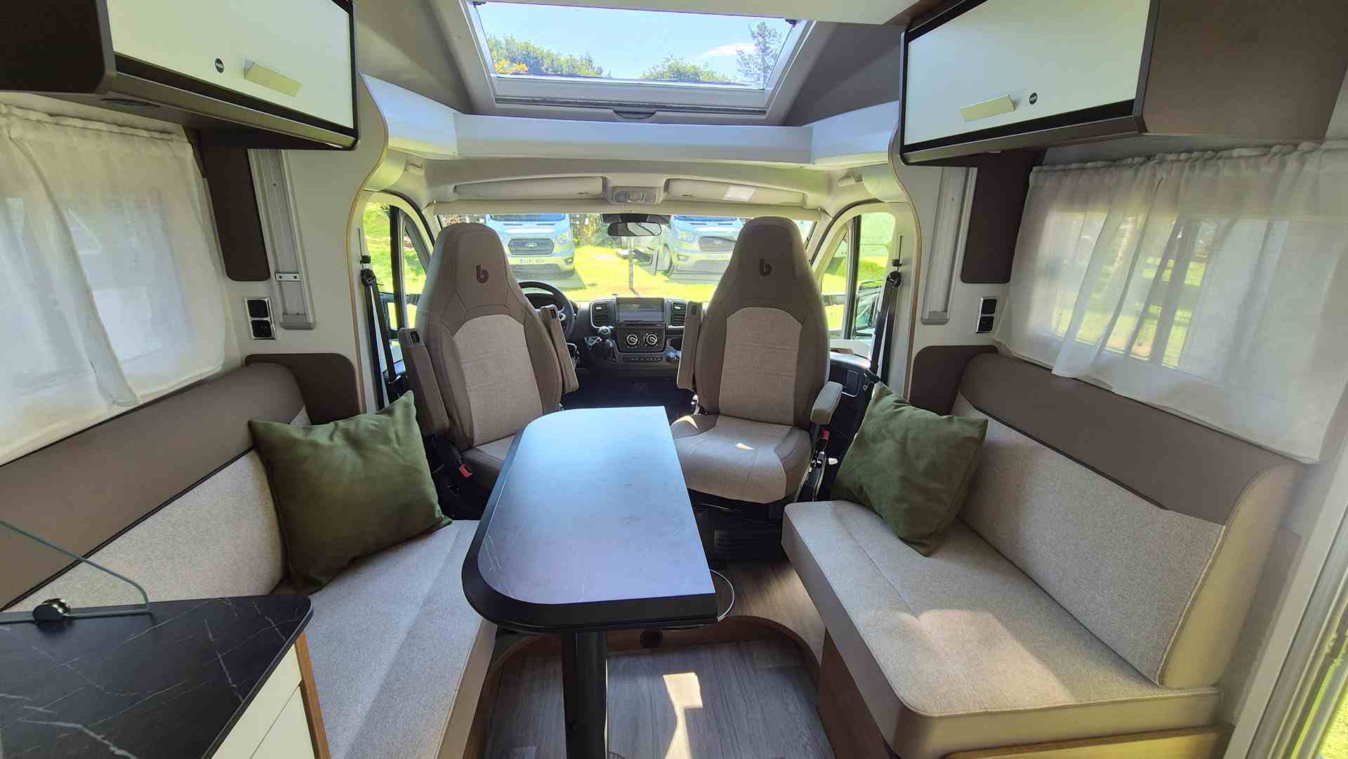 salón autocaravana modelo M297