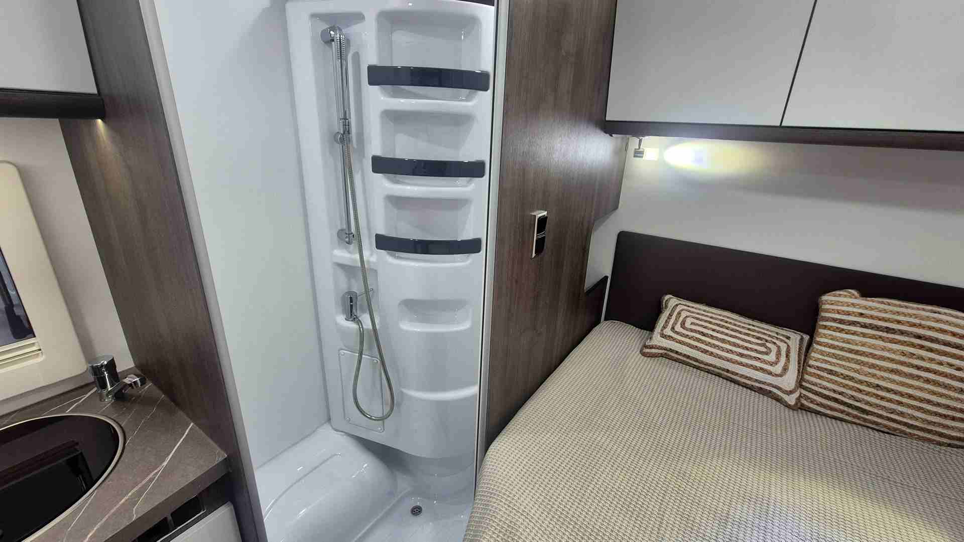 Ducha interior autocaravana