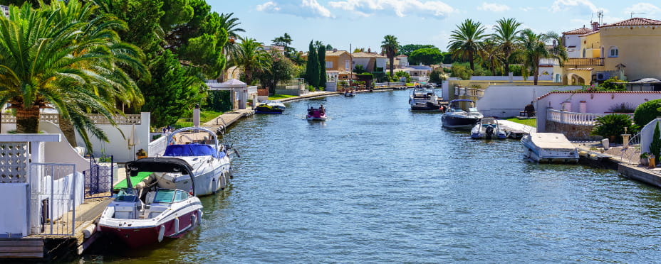 Costa brava en autocaravana Empuriabrava Caravaning Plaza