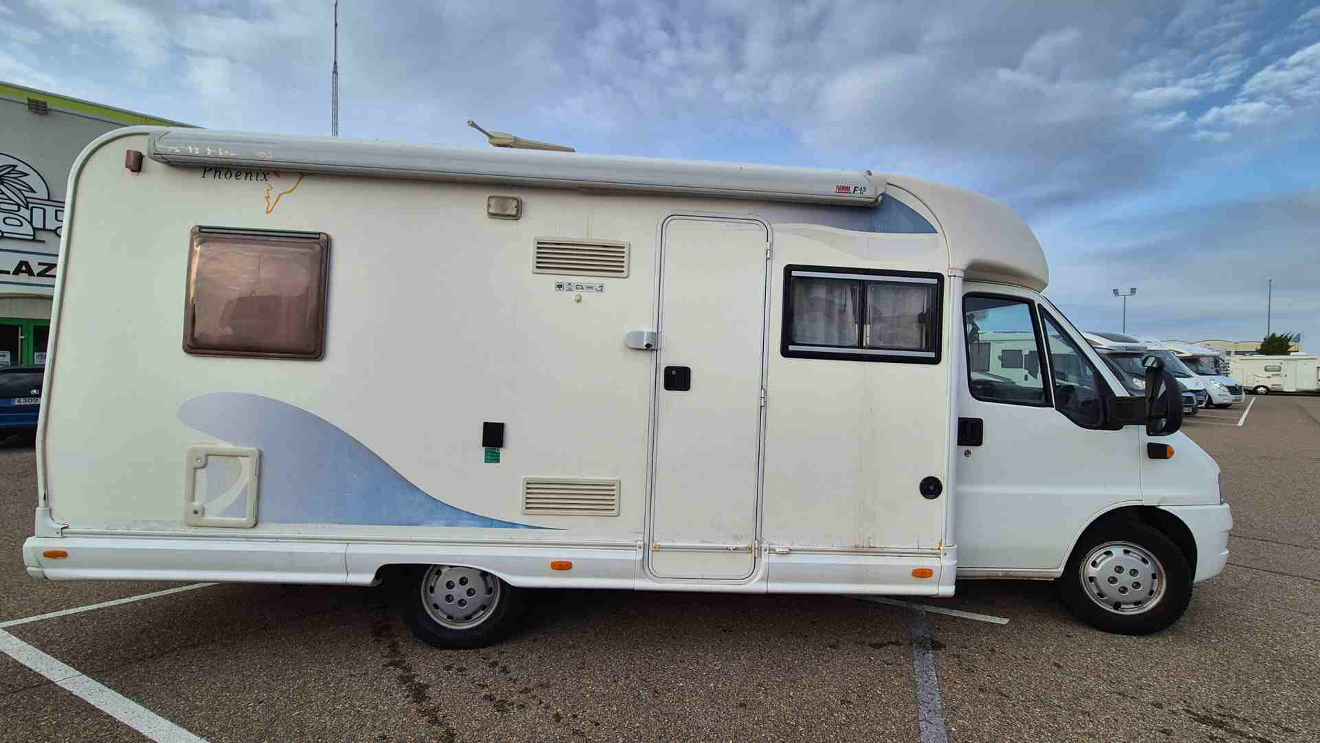 autocaravana exterior
