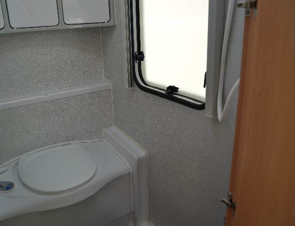 baño caravana travel king