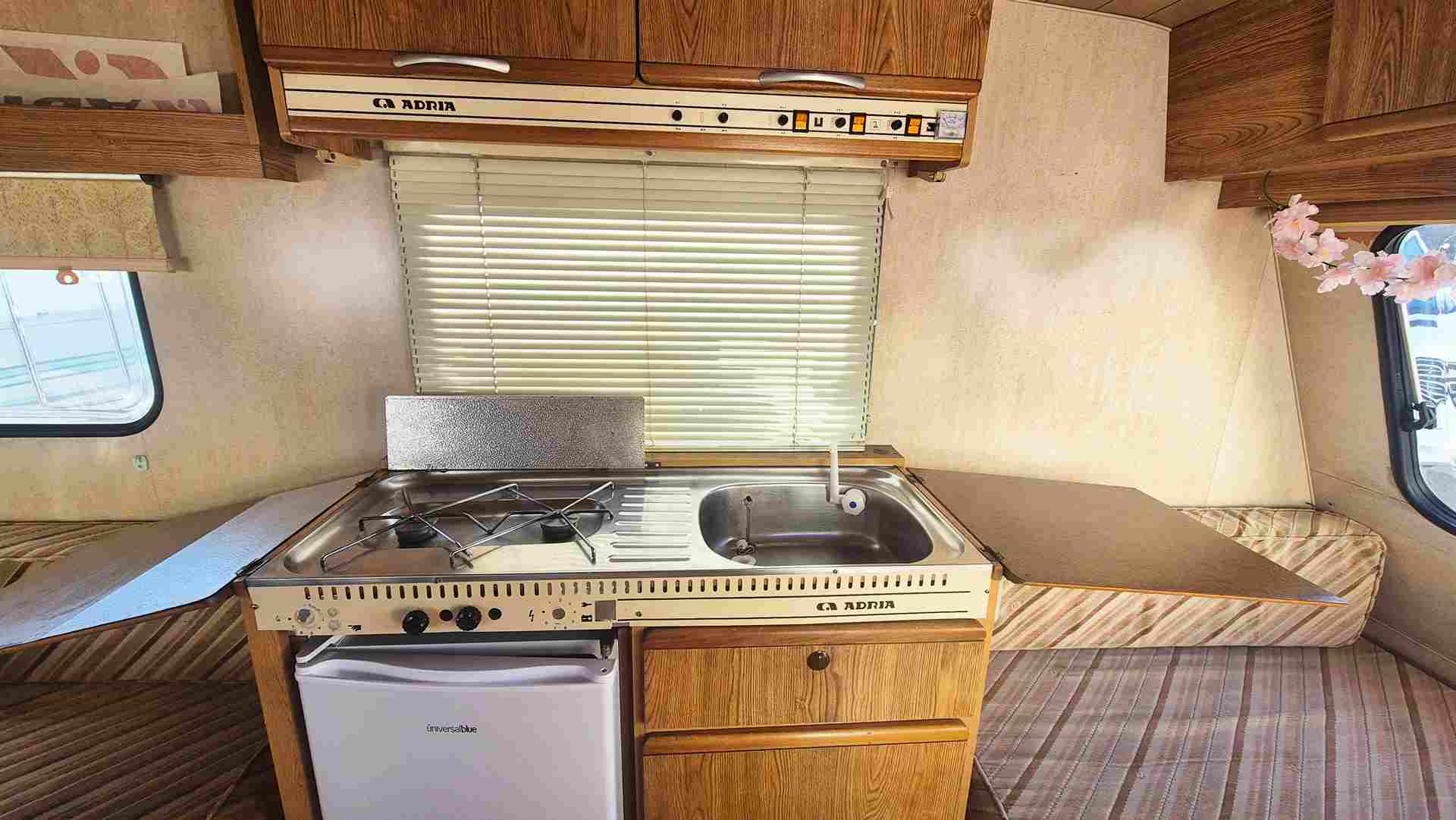 caravana cocina abierta