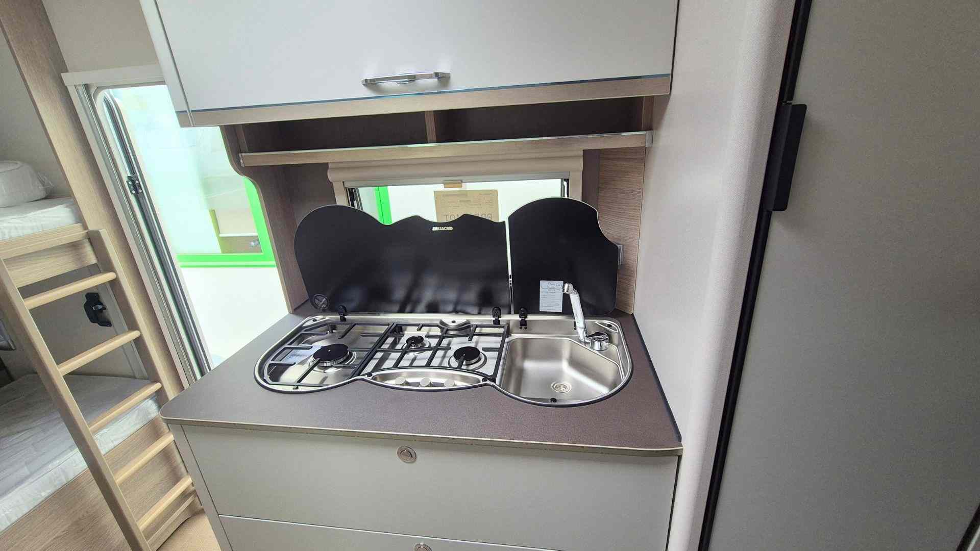 cocina caravana 440TK