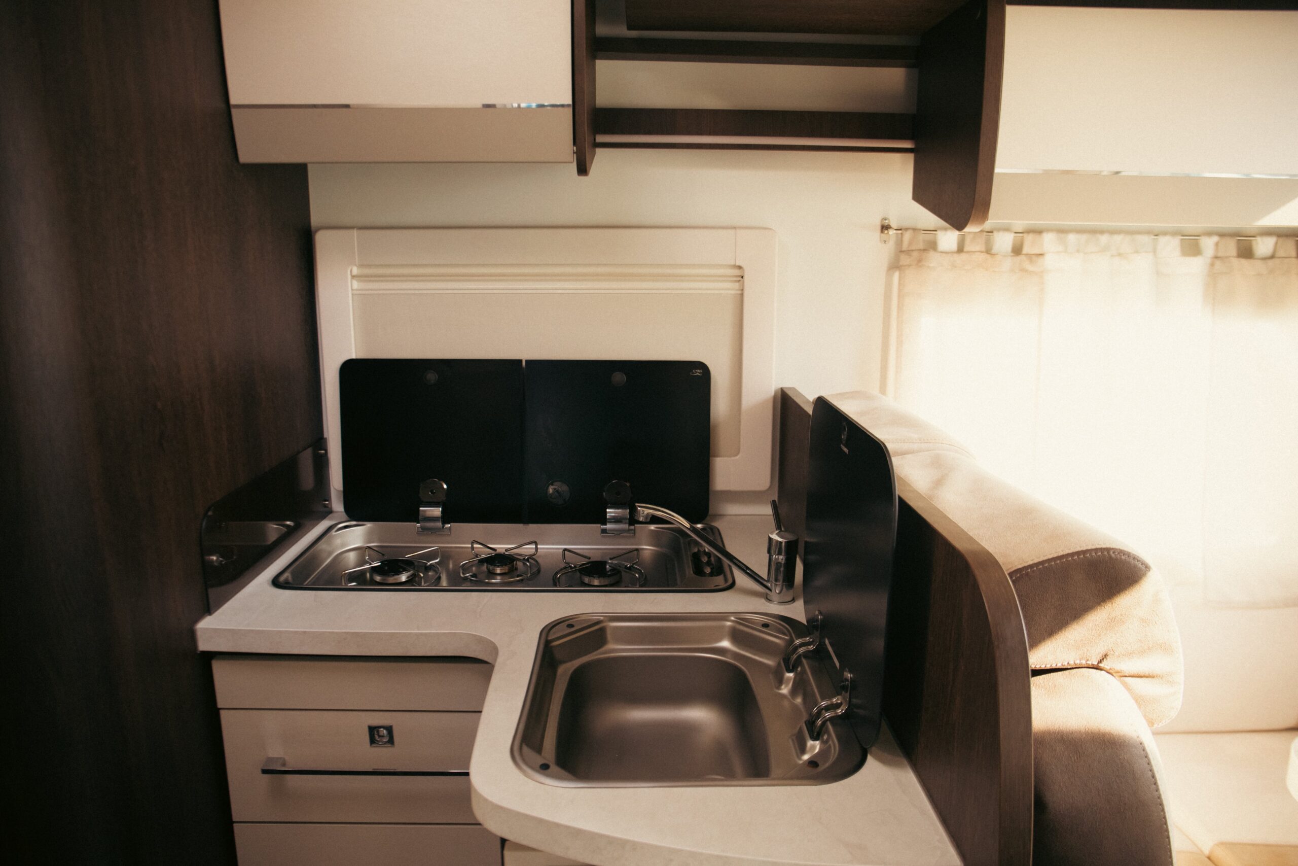 cocina interior autocaravana de segunda mano