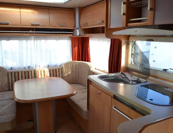 comedor caravana travel