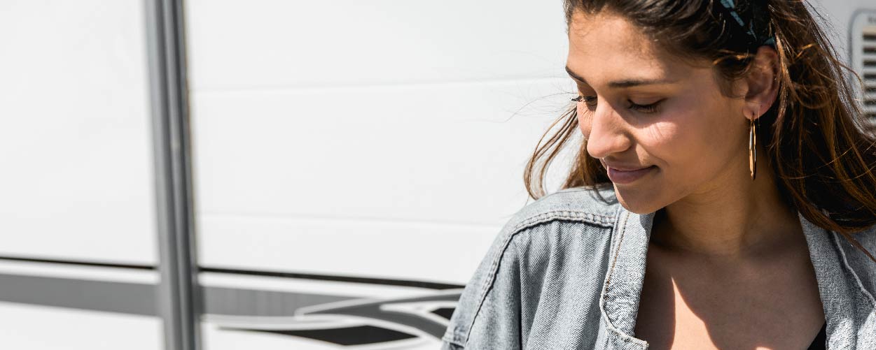 consejos-viajar-autocaravana-primera-vez-caravaning-plaza-zaragoza-chica-