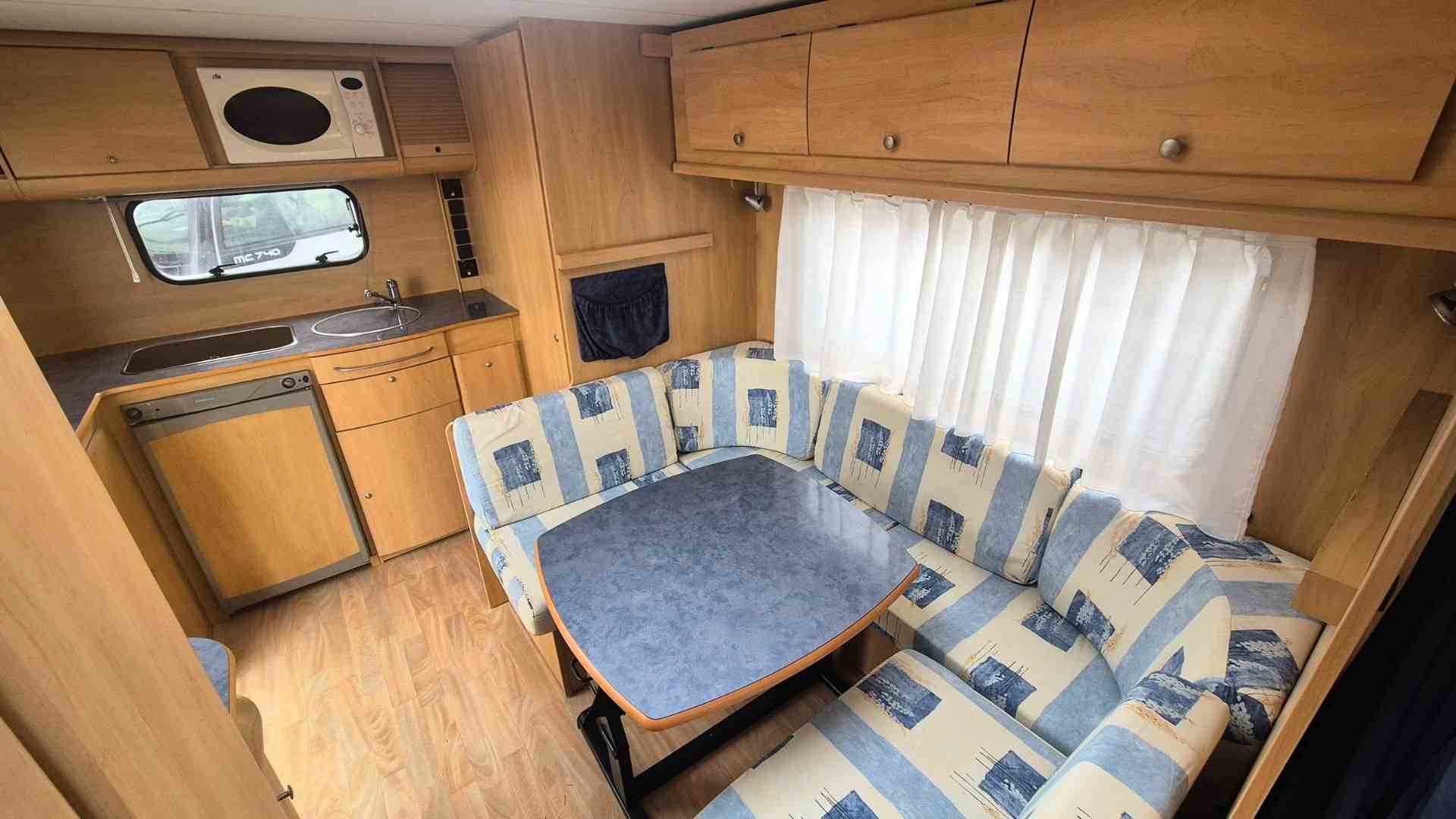 interior caravana