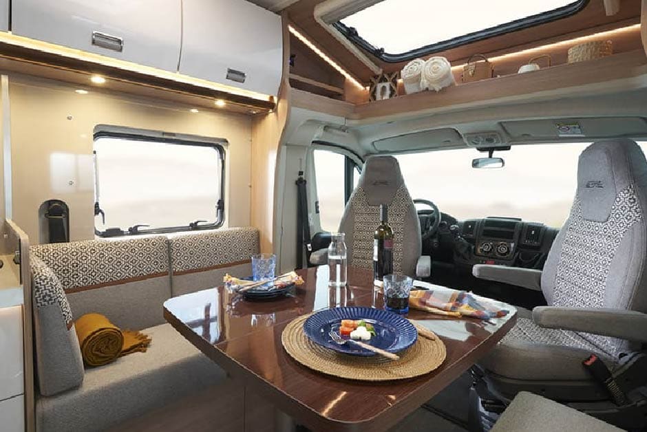 mejor autocaravana perfilada para 4 personas_